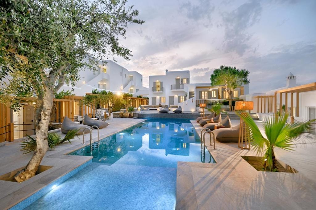 Petinos Hotel — 1