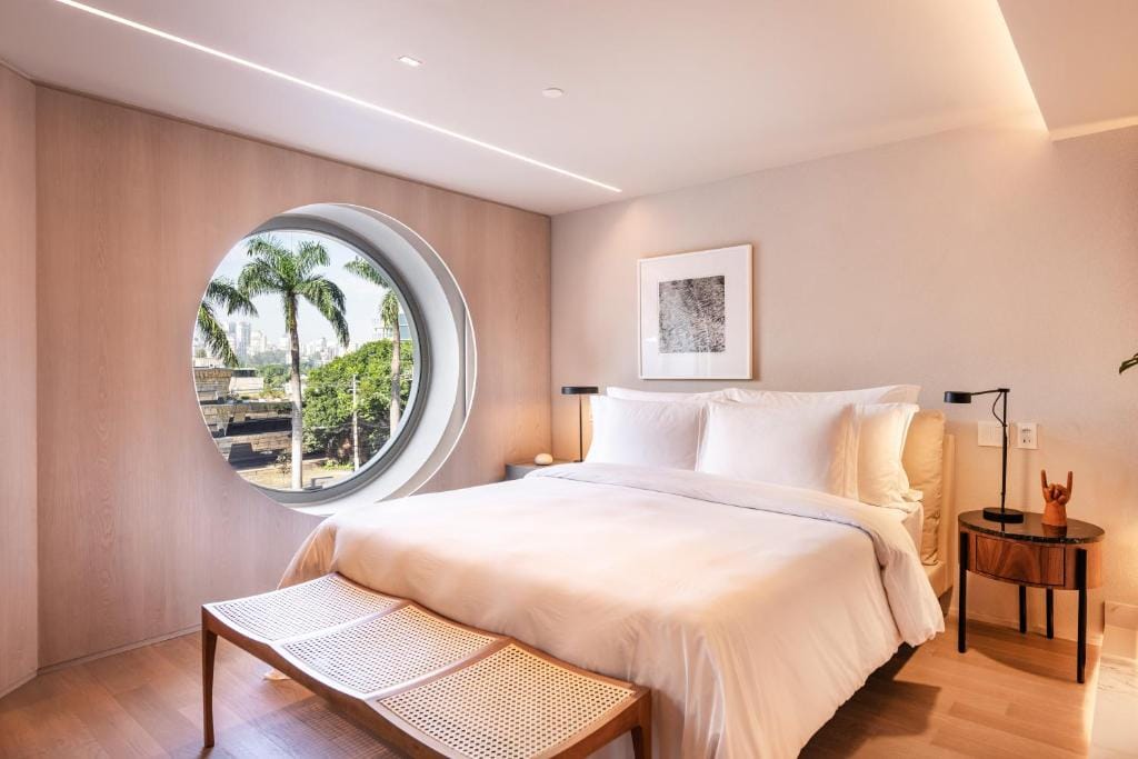 Hotel Unique — 2
