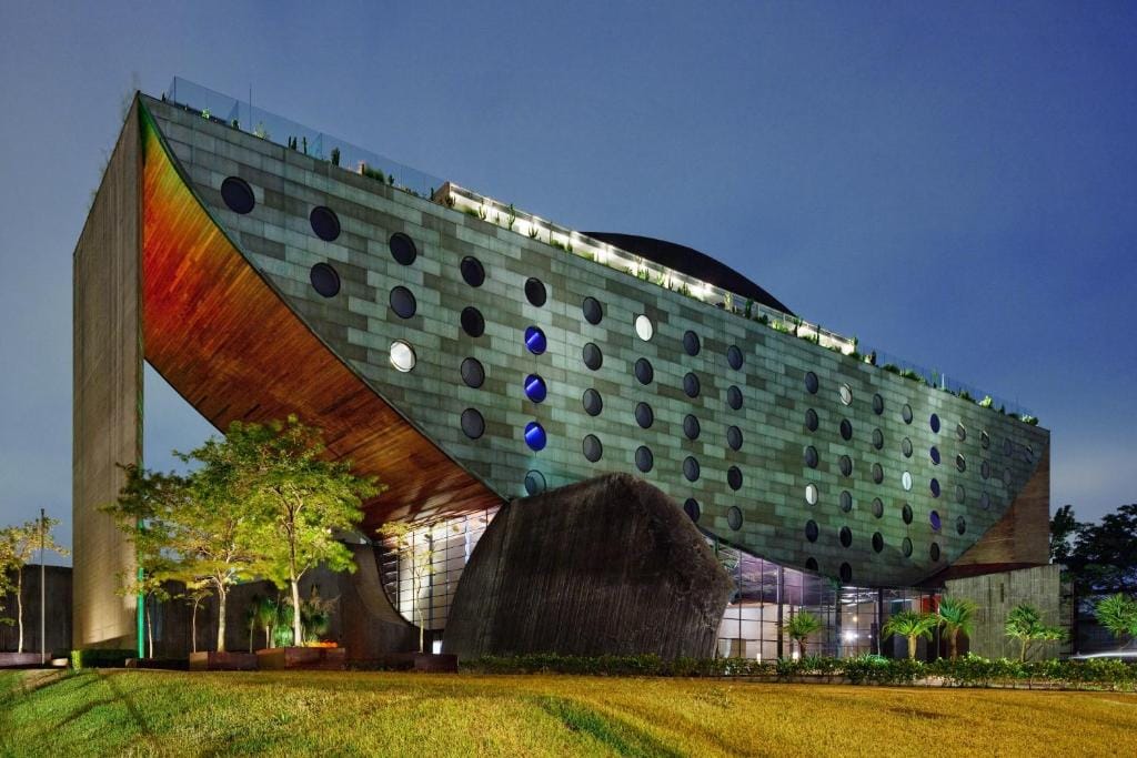 Hotel Unique — 5