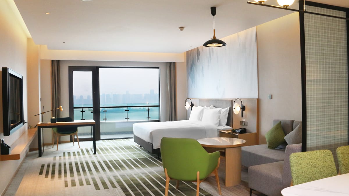 Holiday Inn Hotel And Suites Wuhan New City, An Ihg Hotel — 1