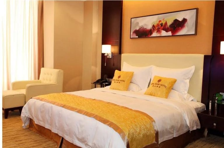 Hongshan Hotel — 1