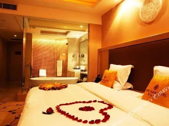 Hongshan Hotel — 2
