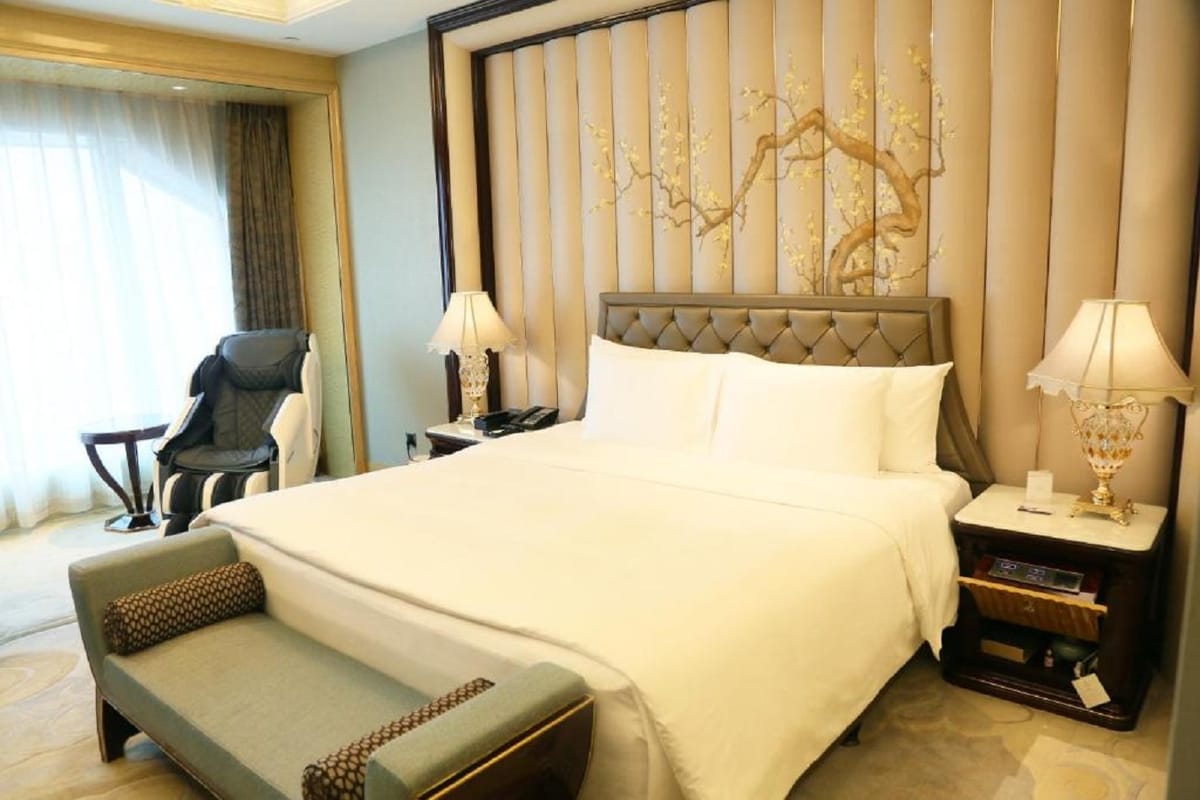 Wanda Reign Wuhan — 3